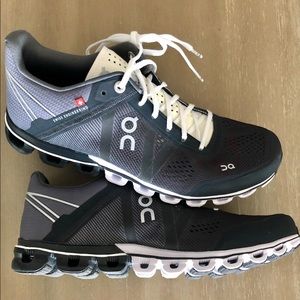 On-Running Women’s 7.5 CloudFlow in Black & White